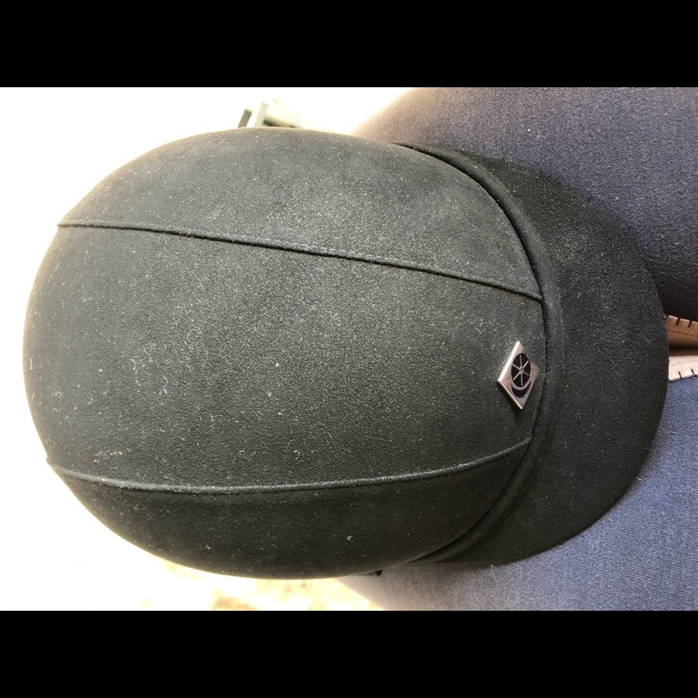 BNWOT Charles Owen jr8 7 3/8 show helmet